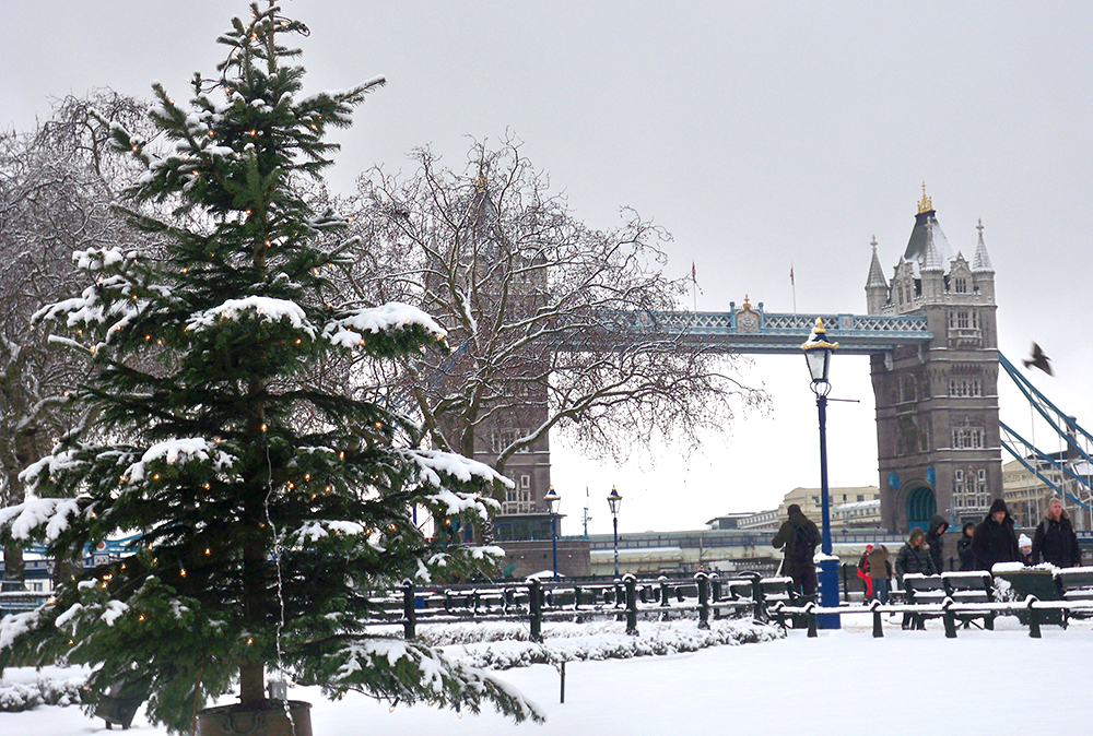 Tower Bridge at Christmas: Magical ...