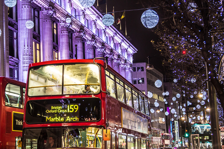 London-Guide-to-Christmas-Lights-Oxford-Circus