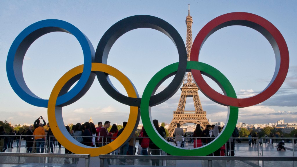 Paris Olympics with rings 2024