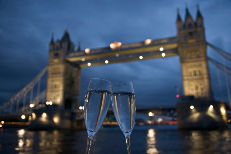 London-Bridge-Champagne